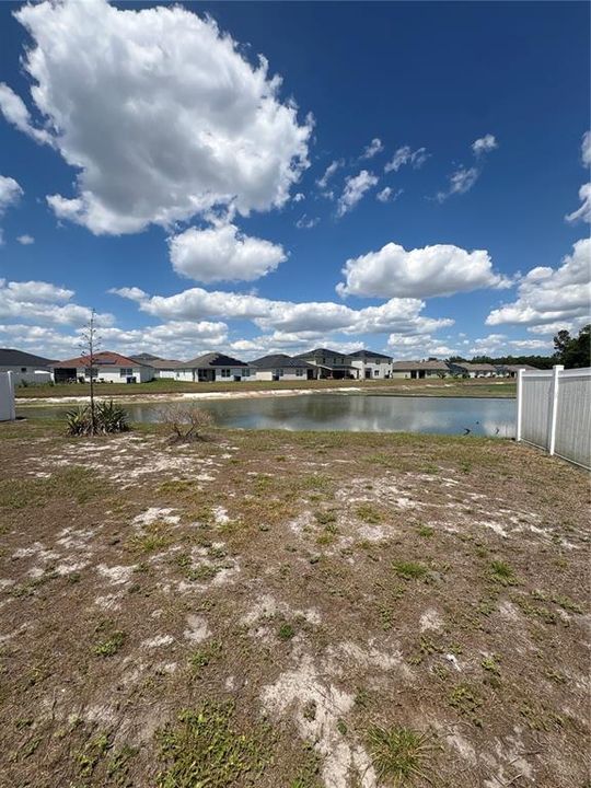 En Venta: $315,000 (4 camas, 2 baños, 2526 Pies cuadrados)
