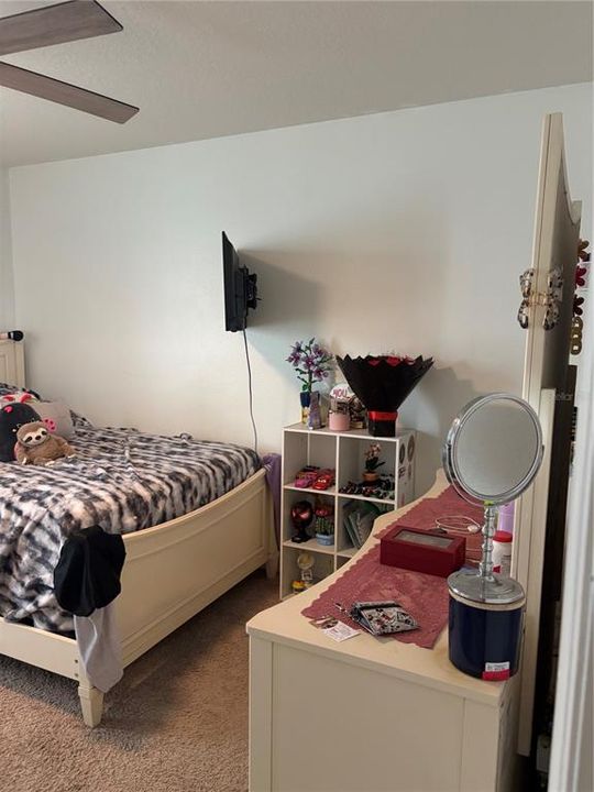 En Venta: $315,000 (4 camas, 2 baños, 2526 Pies cuadrados)