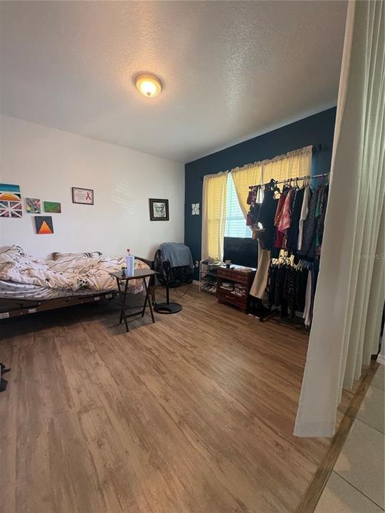 En Venta: $315,000 (4 camas, 2 baños, 2526 Pies cuadrados)