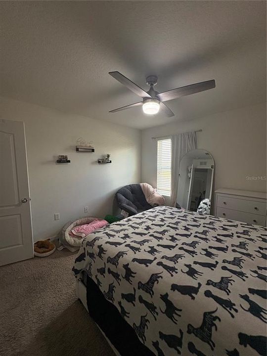 En Venta: $315,000 (4 camas, 2 baños, 2526 Pies cuadrados)