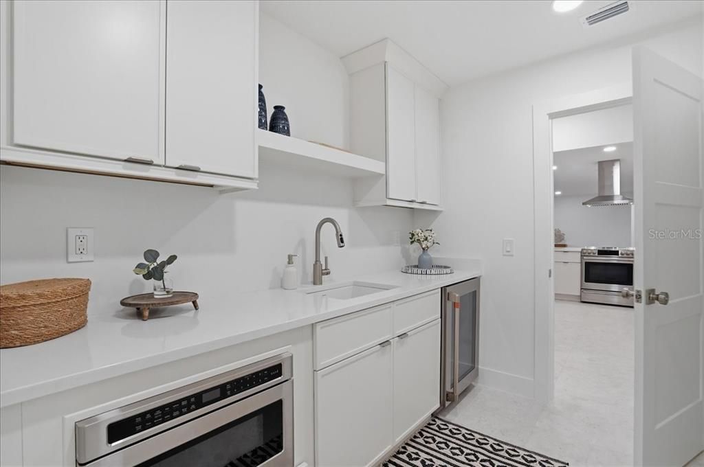 For Sale: $2,750,000 (4 beds, 3 baths, 2211 Square Feet)