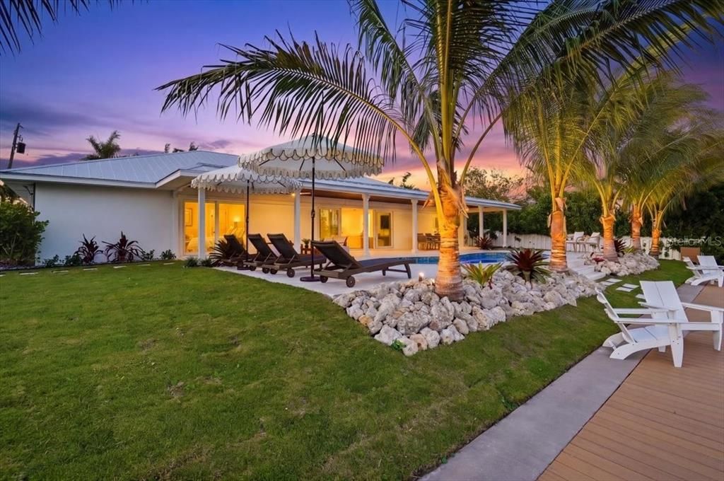 For Sale: $2,750,000 (4 beds, 3 baths, 2211 Square Feet)