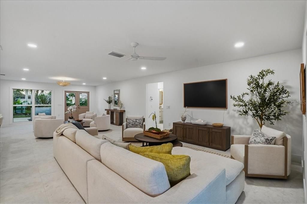 For Sale: $2,750,000 (4 beds, 3 baths, 2211 Square Feet)