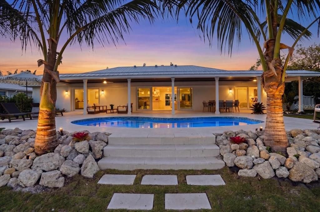 For Sale: $2,750,000 (4 beds, 3 baths, 2211 Square Feet)