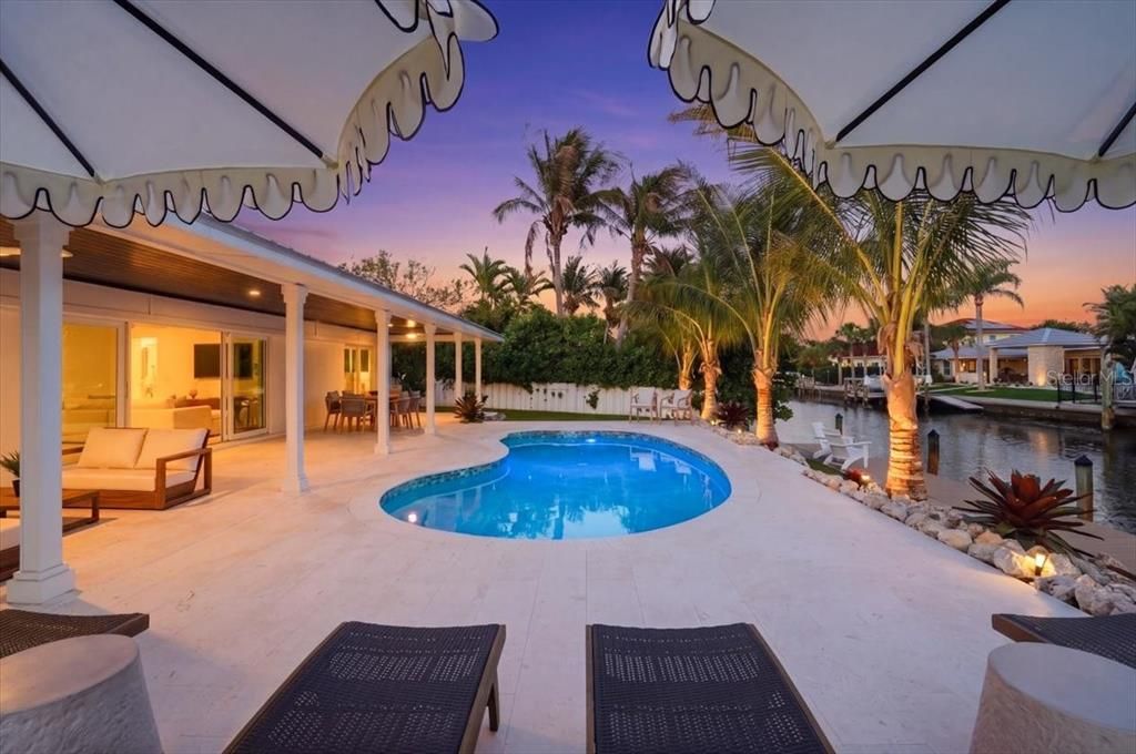 For Sale: $2,750,000 (4 beds, 3 baths, 2211 Square Feet)