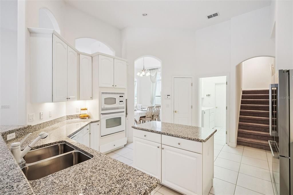 En Venta: $949,800 (5 camas, 3 baños, 3151 Pies cuadrados)