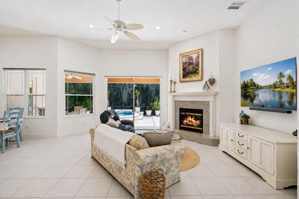 En Venta: $949,800 (5 camas, 3 baños, 3151 Pies cuadrados)