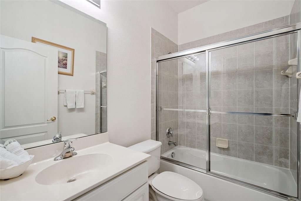 En Venta: $949,800 (5 camas, 3 baños, 3151 Pies cuadrados)