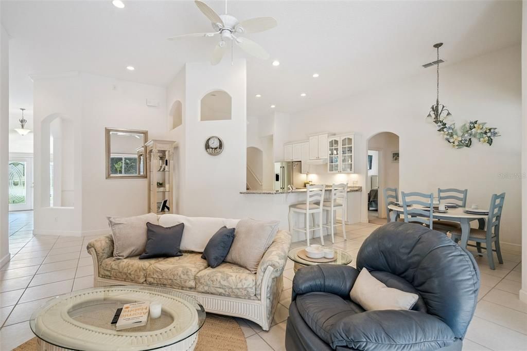 En Venta: $949,800 (5 camas, 3 baños, 3151 Pies cuadrados)