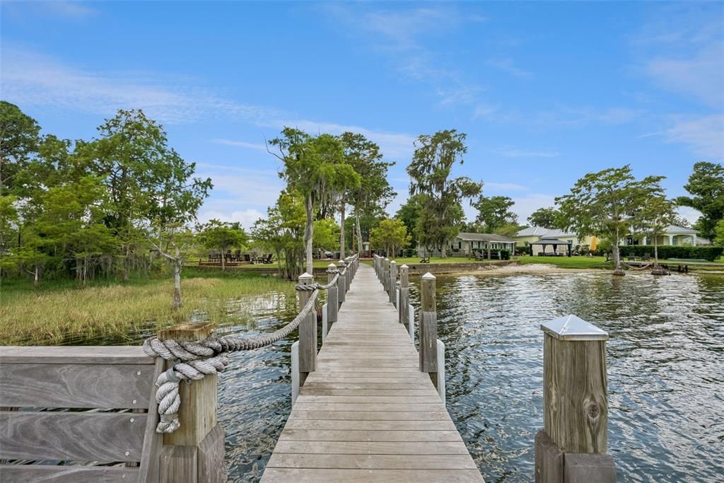 En Venta: $949,800 (5 camas, 3 baños, 3151 Pies cuadrados)