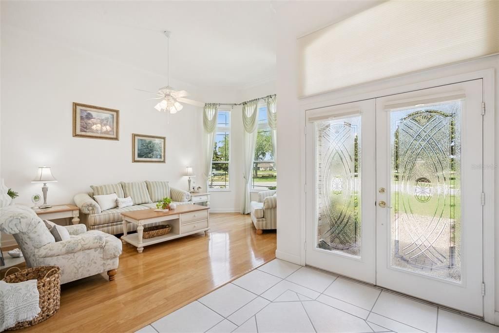 En Venta: $949,800 (5 camas, 3 baños, 3151 Pies cuadrados)
