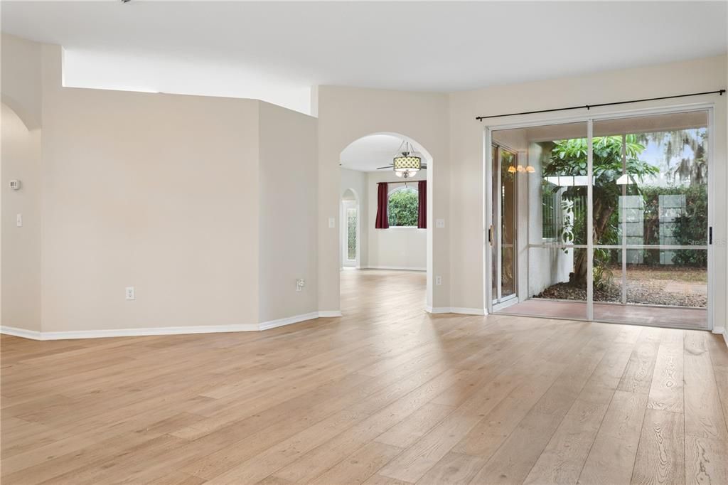 Activo con contrato: $419,900 (4 camas, 3 baños, 2255 Pies cuadrados)