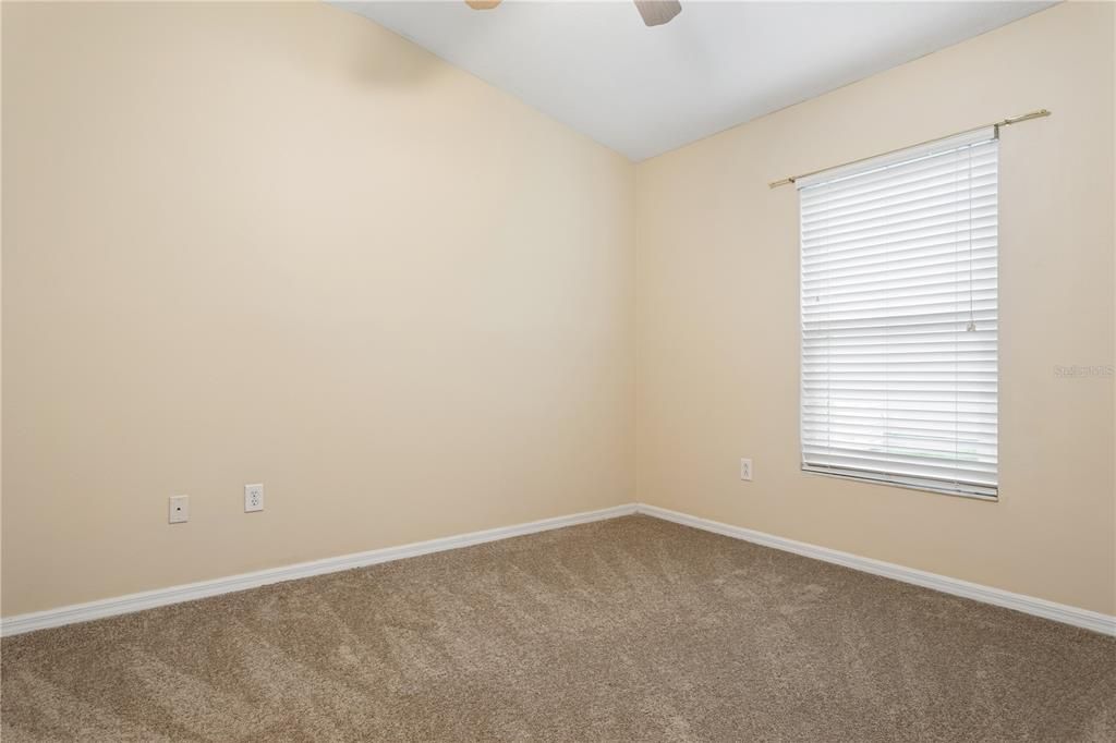 Activo con contrato: $419,900 (4 camas, 3 baños, 2255 Pies cuadrados)
