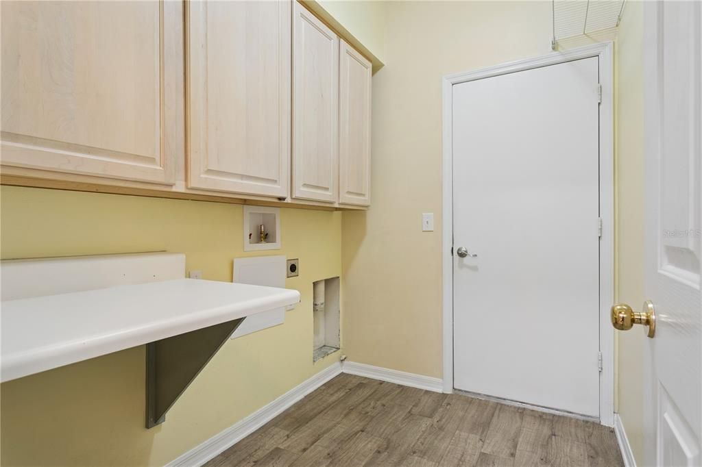Activo con contrato: $419,900 (4 camas, 3 baños, 2255 Pies cuadrados)
