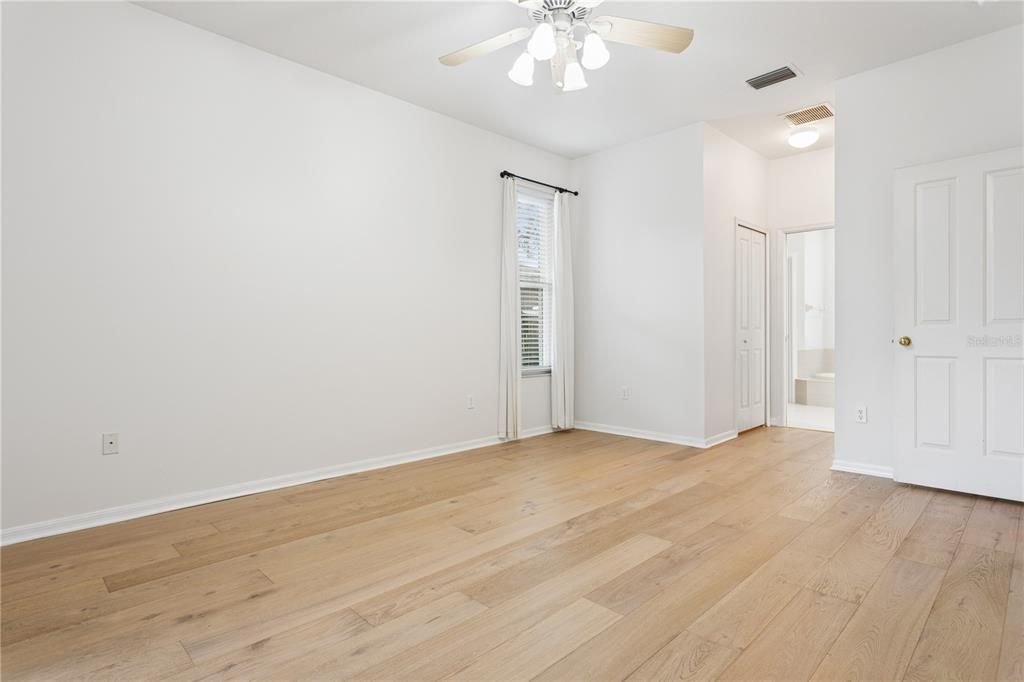 Activo con contrato: $419,900 (4 camas, 3 baños, 2255 Pies cuadrados)