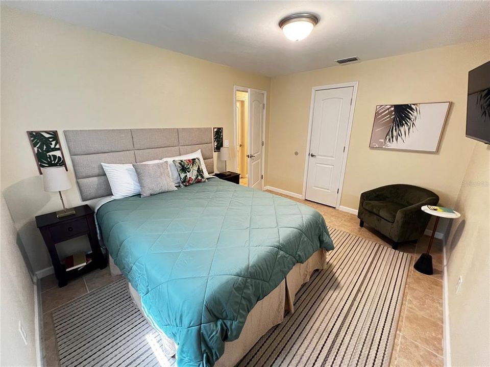 For Rent: $2,000 (3 beds, 1 baths, 1000 Square Feet)