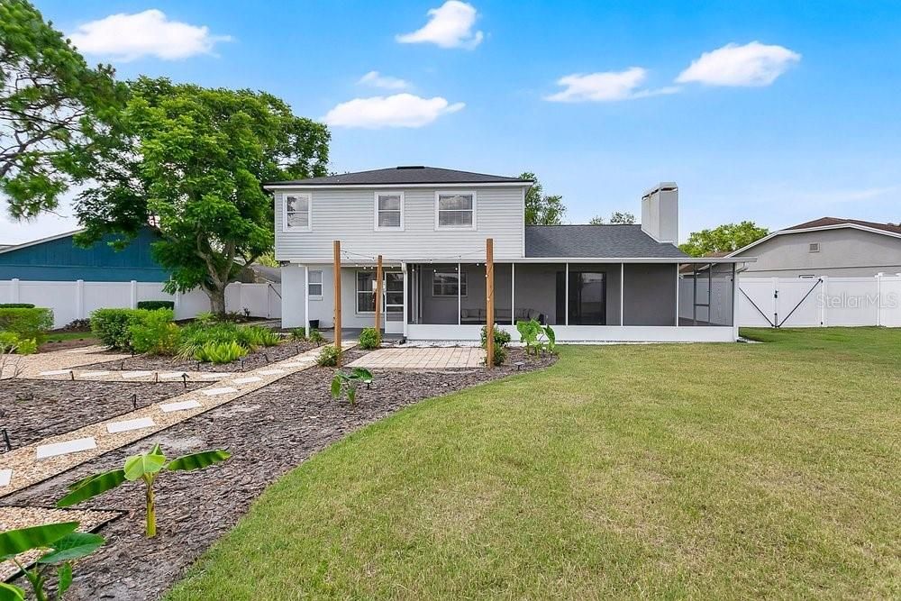 На продажу: $385,000 (3 спален, 3 ванн, 1708 Квадратных фут)