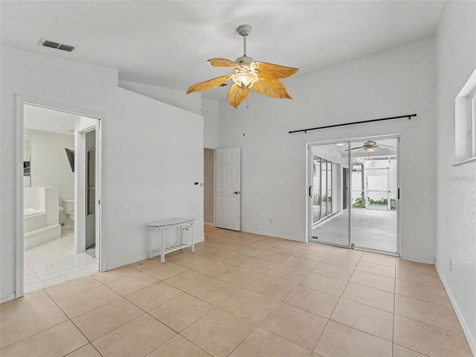 For Sale: $259,900 (2 beds, 2 baths, 1548 Square Feet)