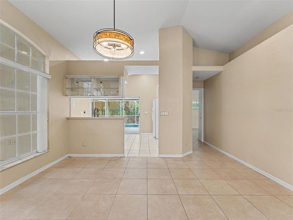 For Sale: $259,900 (2 beds, 2 baths, 1548 Square Feet)