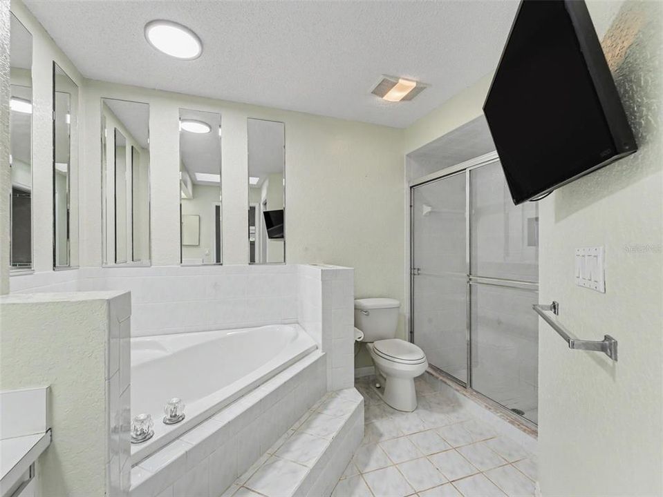 For Sale: $259,900 (2 beds, 2 baths, 1548 Square Feet)