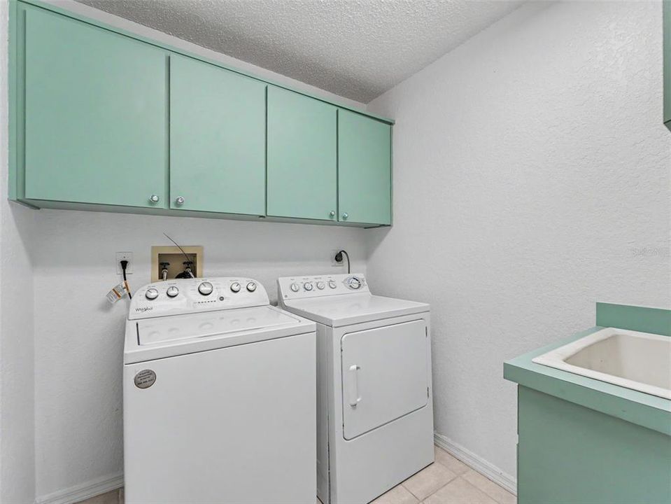 For Sale: $259,900 (2 beds, 2 baths, 1548 Square Feet)