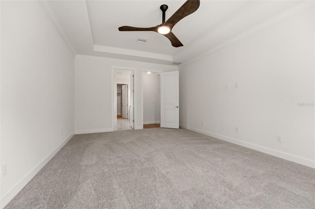 En Venta: $669,000 (3 camas, 3 baños, 2385 Pies cuadrados)