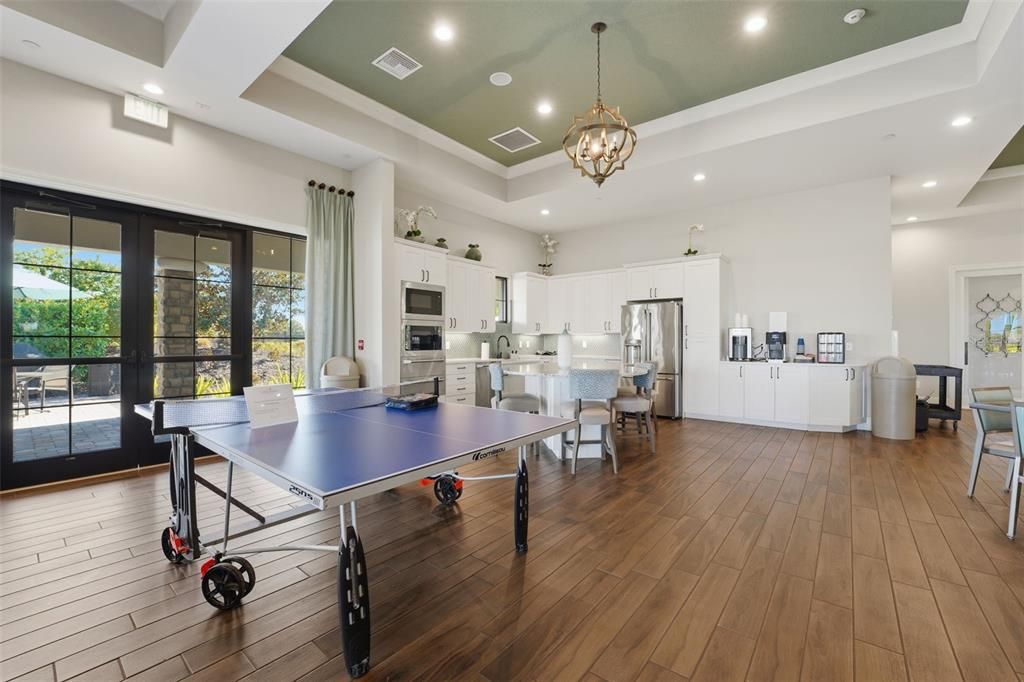 En Venta: $669,000 (3 camas, 3 baños, 2385 Pies cuadrados)