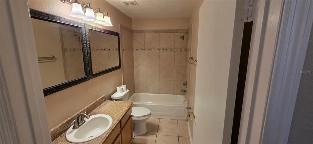 For Sale: $230,000 (3 beds, 2 baths, 1162 Square Feet)