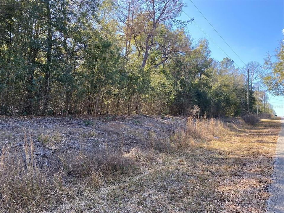 На продажу: $18,000 (0.24 acres)