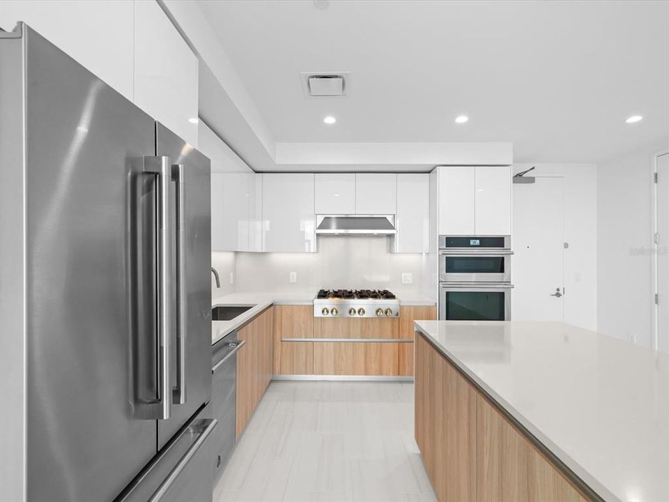For Sale: $1,195,000 (2 beds, 2 baths, 1348 Square Feet)