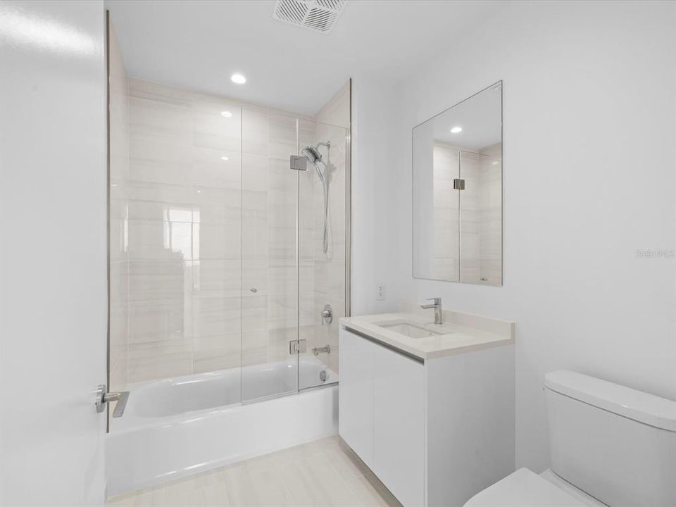 For Sale: $1,195,000 (2 beds, 2 baths, 1348 Square Feet)