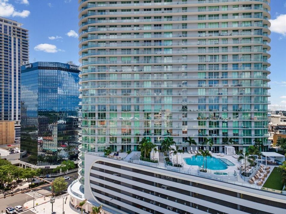 For Sale: $1,195,000 (2 beds, 2 baths, 1348 Square Feet)