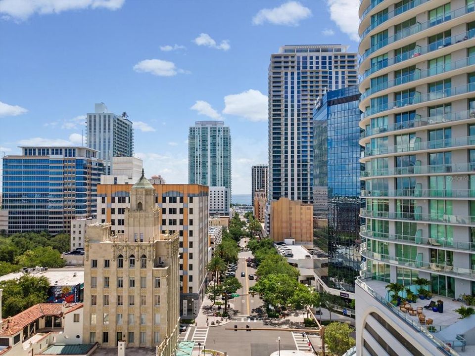 For Sale: $1,195,000 (2 beds, 2 baths, 1348 Square Feet)