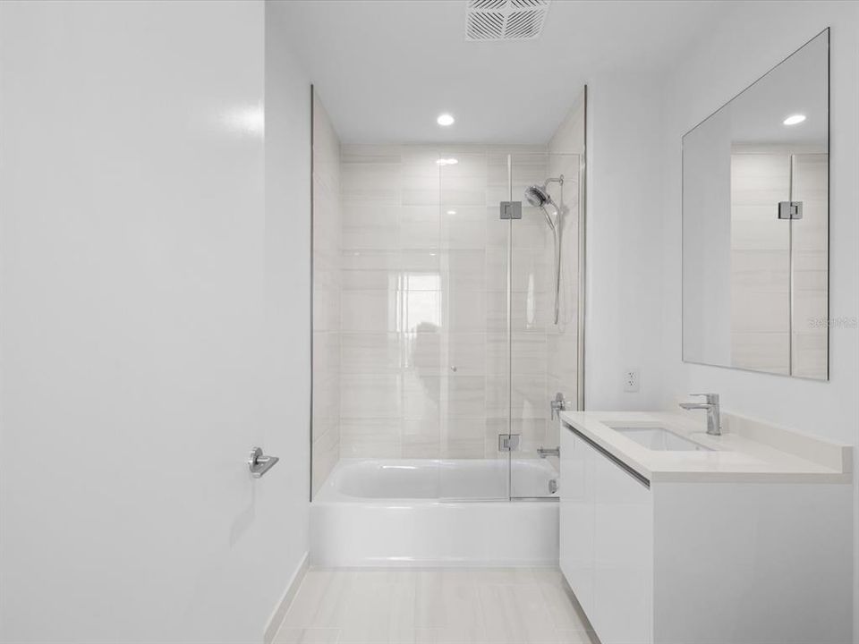 For Sale: $1,195,000 (2 beds, 2 baths, 1348 Square Feet)