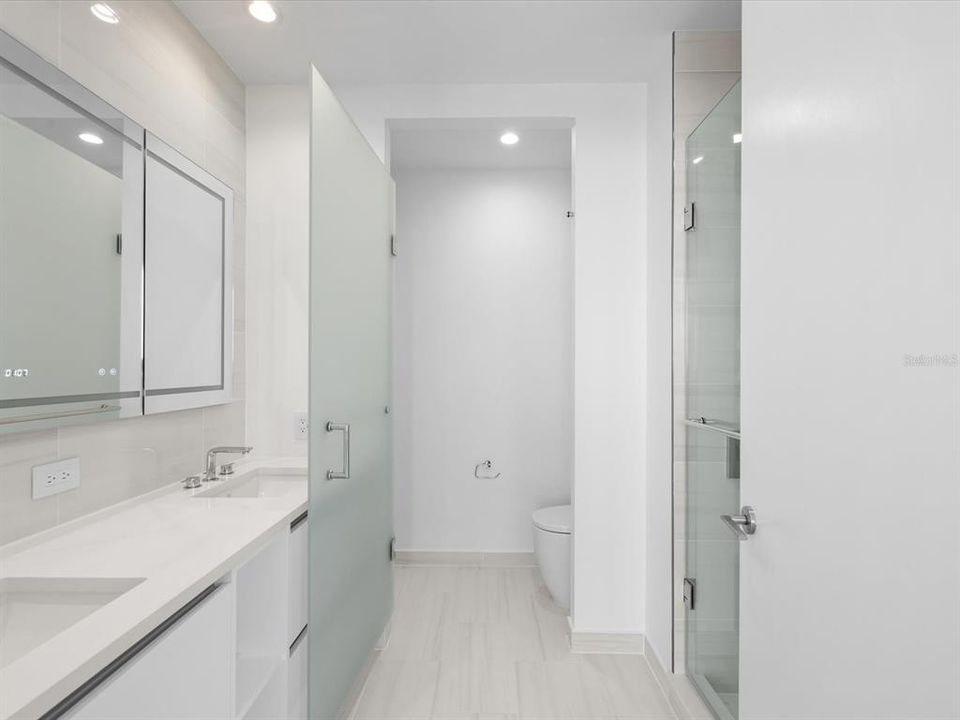 For Sale: $1,195,000 (2 beds, 2 baths, 1348 Square Feet)