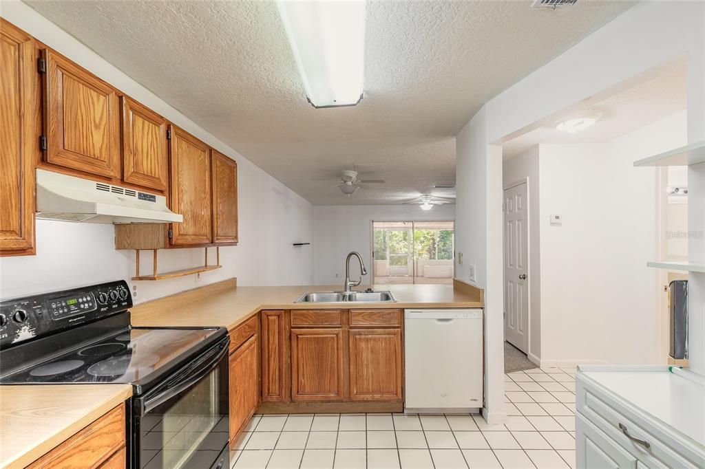En Venta: $195,000 (2 camas, 2 baños, 1328 Pies cuadrados)