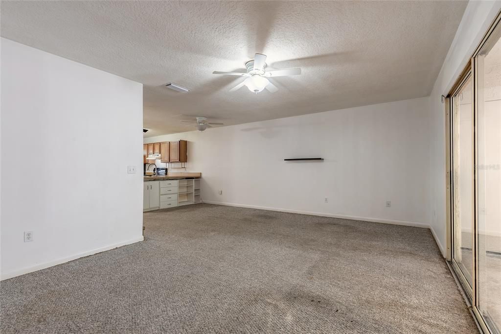 En Venta: $195,000 (2 camas, 2 baños, 1328 Pies cuadrados)