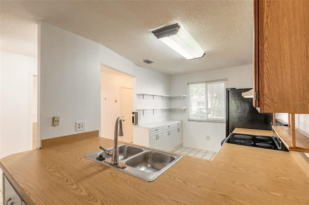 En Venta: $195,000 (2 camas, 2 baños, 1328 Pies cuadrados)