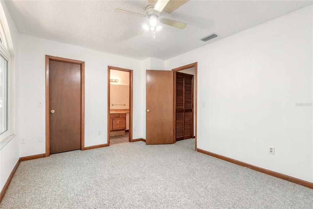 En Venta: $195,000 (2 camas, 2 baños, 1328 Pies cuadrados)
