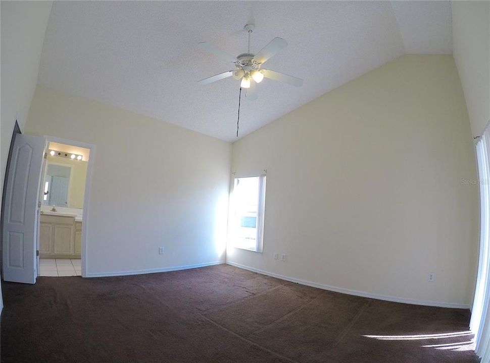 For Rent: $1,995 (3 beds, 2 baths, 1569 Square Feet)