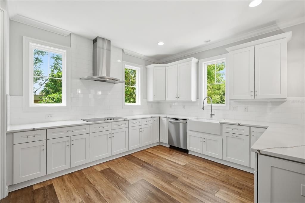 For Rent: $5,950 (3 beds, 3 baths, 2706 Square Feet)