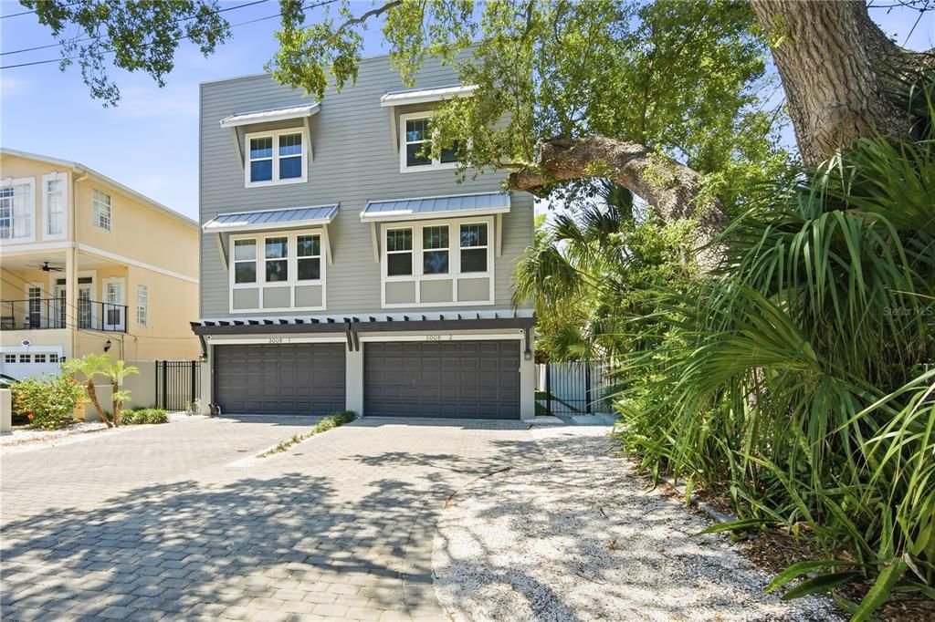 For Rent: $5,950 (3 beds, 3 baths, 2706 Square Feet)