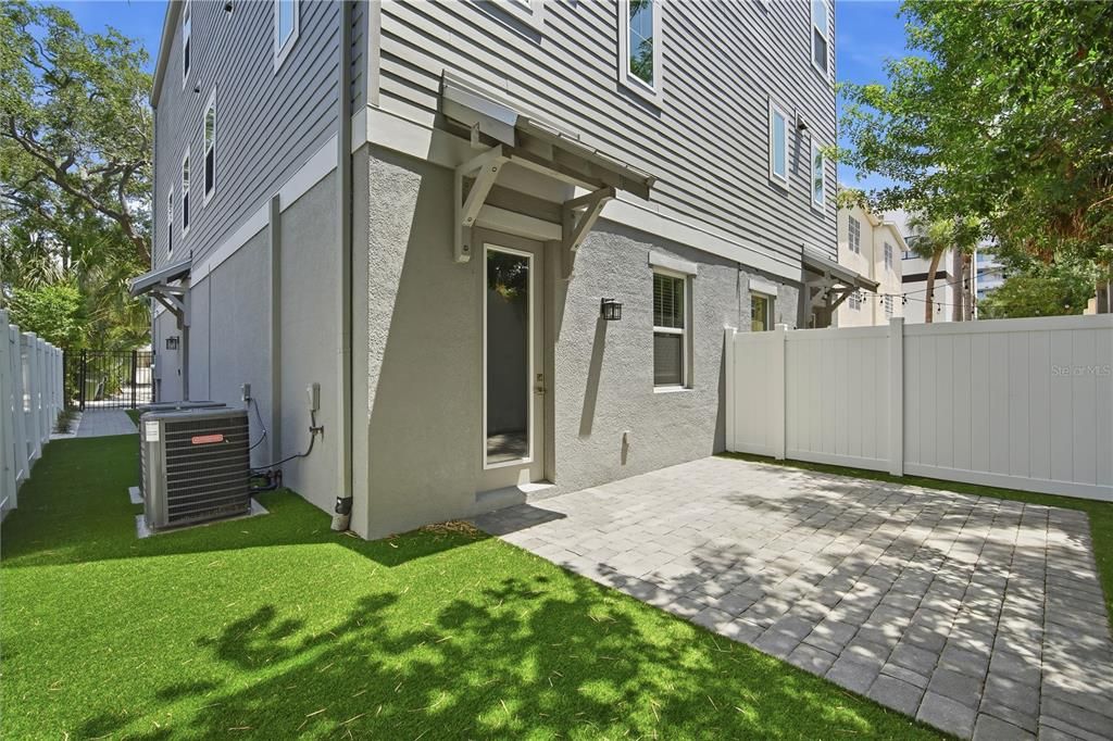 For Rent: $5,950 (3 beds, 3 baths, 2706 Square Feet)