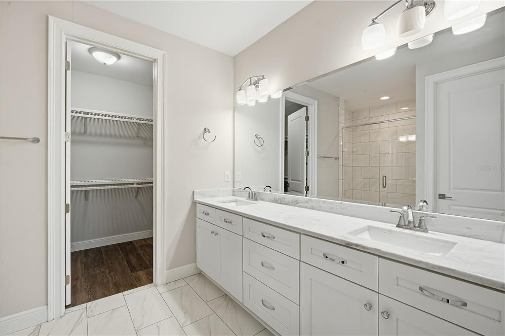 For Rent: $5,950 (3 beds, 3 baths, 2706 Square Feet)