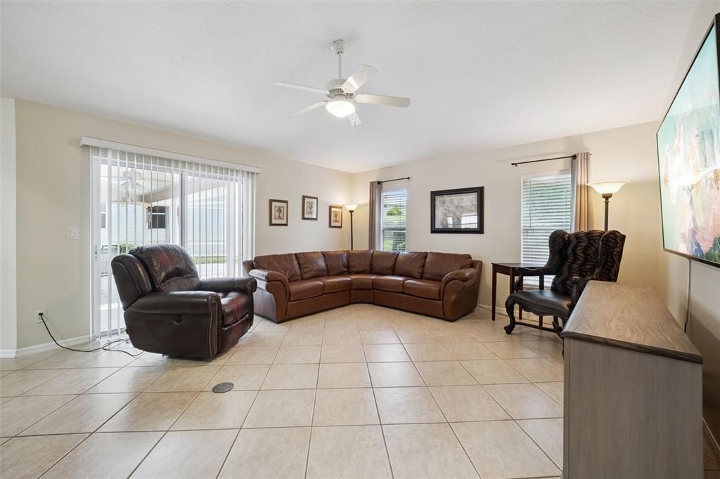 For Sale: $375,000 (3 beds, 2 baths, 2221 Square Feet)