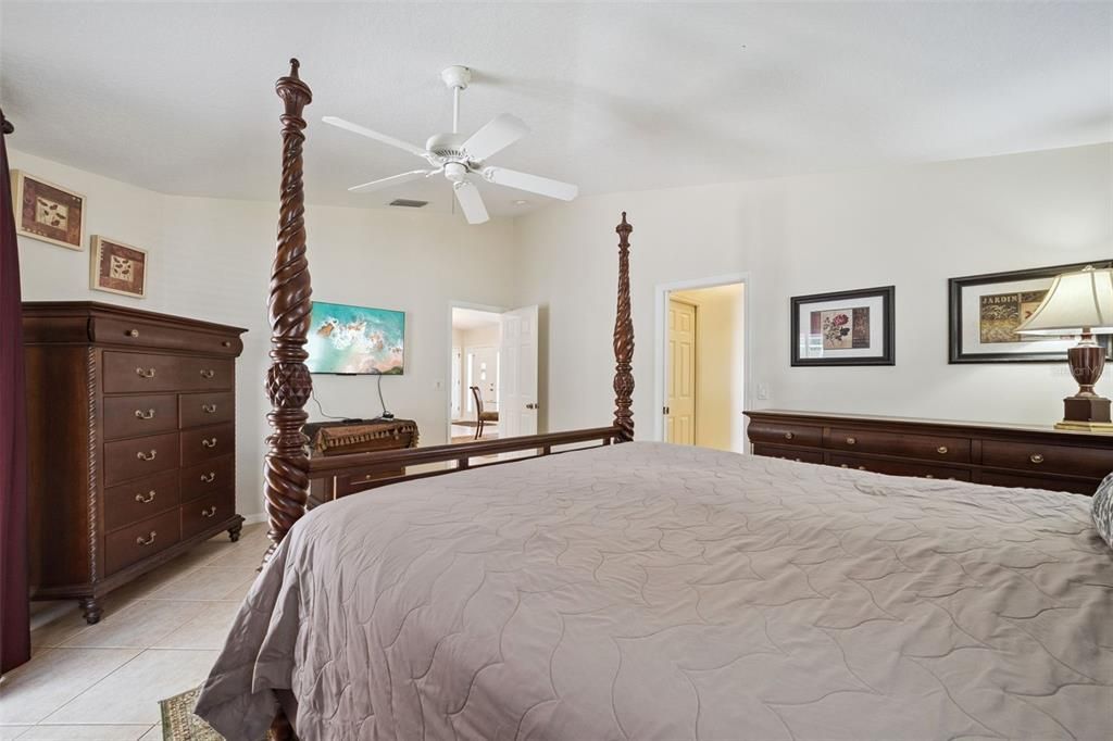 For Sale: $375,000 (3 beds, 2 baths, 2221 Square Feet)