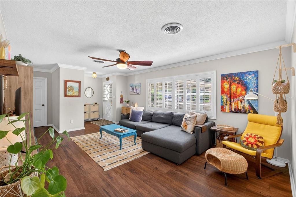 En Venta: $675,000 (4 camas, 2 baños, 1813 Pies cuadrados)