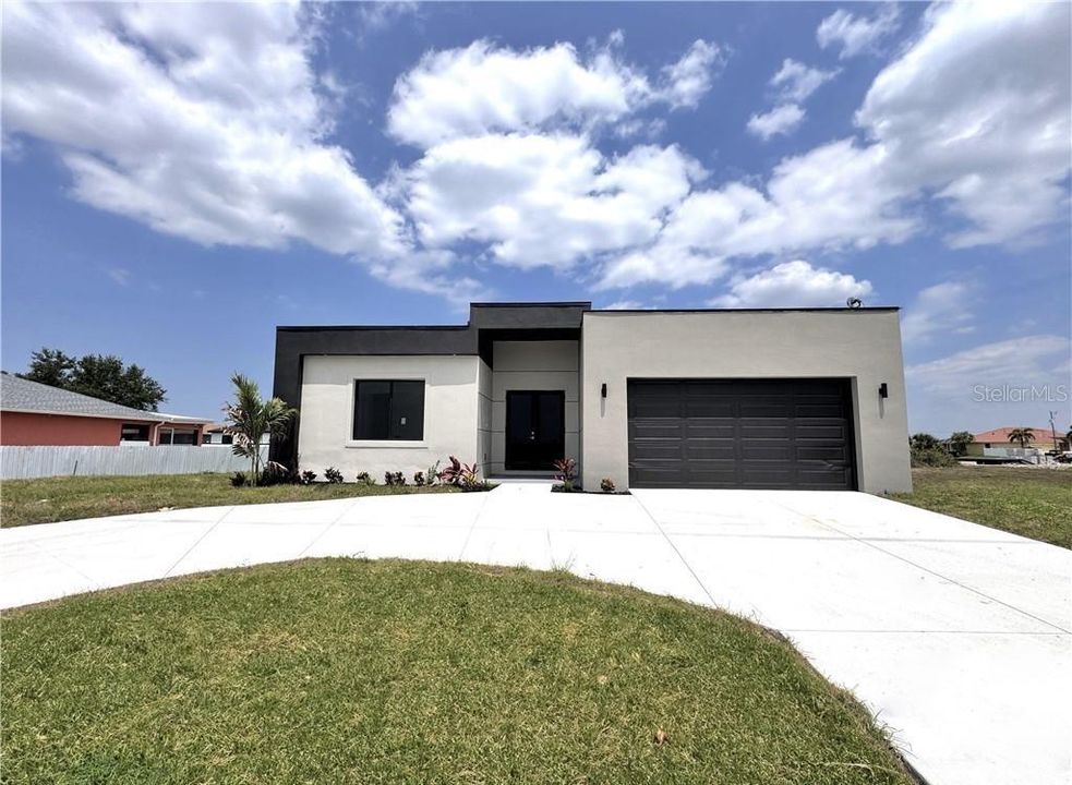En Venta: $420,000 (4 camas, 3 baños, 1904 Pies cuadrados)