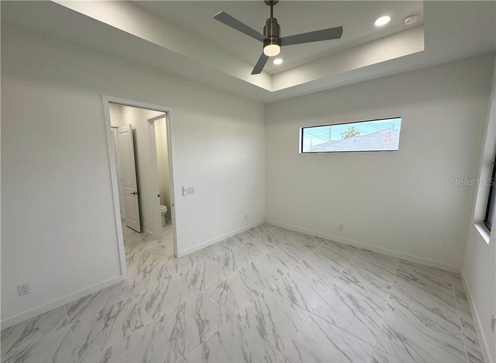 En Venta: $420,000 (4 camas, 3 baños, 1904 Pies cuadrados)
