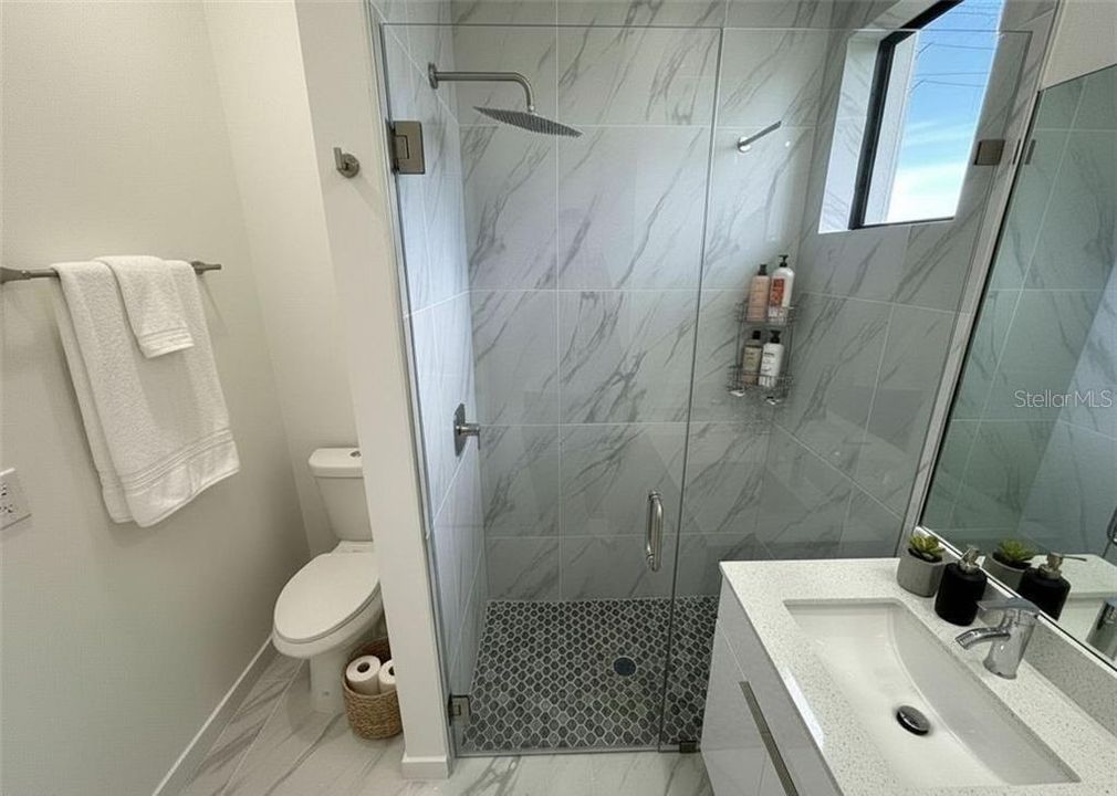 En Venta: $420,000 (4 camas, 3 baños, 1904 Pies cuadrados)